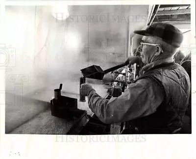 1974 Press Photo Maple Syrup Harold Christiansen - Dfpb95063 • $19.99