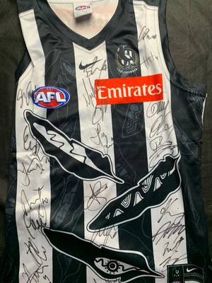 $160 • Buy Collingwood Magpies Signed 2022 Indigenous Edition AFL Jumper Guernsey Jersey