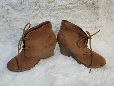 Womens Merona Suede Wedge Shoes Size 6 Tan • $15