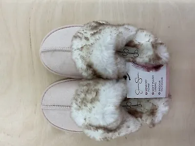 Jessica Simpson- FAUX FUR HOUSE SLIPPERS WOMEN SIZE Small 6-7.  #76 • $14.99
