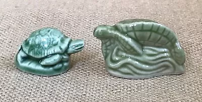 Vintage Wade Whimsies Green Turtle Figurine Set Of Two Miniature Tortoise • £5.79