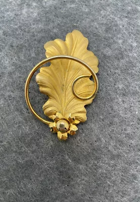 Vintage Textured Gold Tone Leaf W/ Flower Brooch Pin Fashion Jewelry Unmarked • $6.99