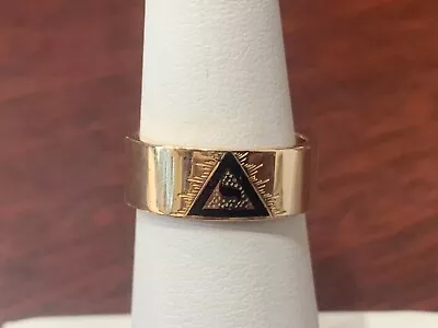 Vtg. 14K Yellow Gold Masonic Band Ring Size 5 • $339