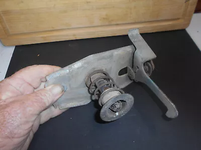 Hq Hj Hx Hz Wb Top Bonnet Catch Assembly  #2  In Good Condition • $29.50