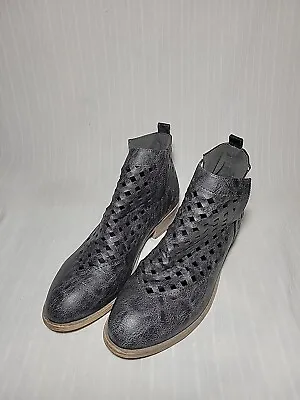 Vince Camuto Phortiena Ankle Boots Boot Dark Gray Perforated  Size 10 M • $28