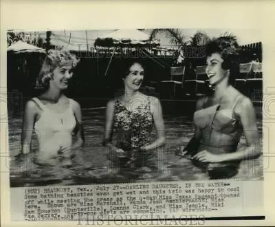 1960 Press Photo Bathing Beauties In Pool Before Miss Texas Pageant - Hcx11347 • $19.99