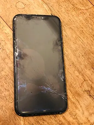 Apple IPhone XR 64GB Unlocked Black. Cracked Back And Lcd. Does Not Turn On • £29.99