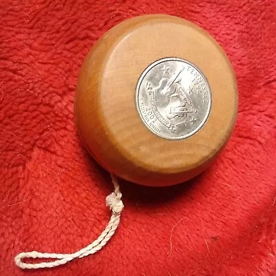 Wood Yo-Yo  W 2002 Tennessee Quarter Imbedded In Both Sides Vintage • $22.19