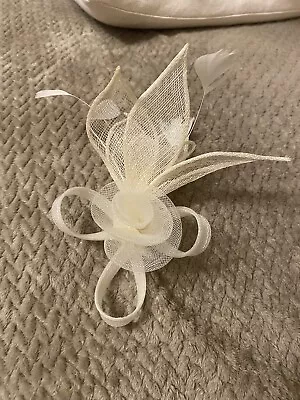 £2 • Buy Ladies Feather Beak Clip Fascinator Weddings Races Royal Ascot Hair Clip