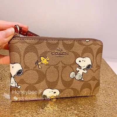 NWT Coach X Peanuts Corner Zip Wristlet In Signature Canvas Snoopy Woodstock • $220.96