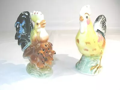 Vintage Hen & Rooster Salt & Pepper Shakers • $10.99