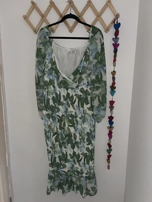$5 • Buy Maternity Dress Size 16