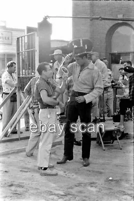 Clint Walker Of Cheyenne Behind Scene    8x10 Photo  15 • $14.99