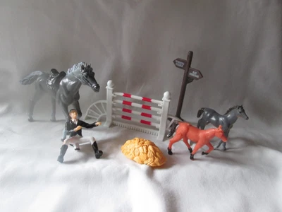 £0.99 • Buy 7 X Assorted Childrens Horse Toy Figures & Accessories - 3 X Horses / 1 X Rider