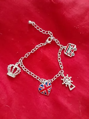 London Union Jack Themed Bracelet Silver • £3