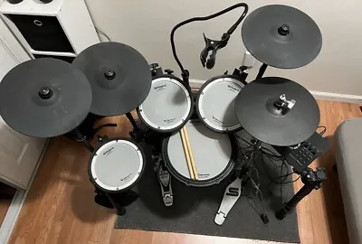 Roland Td-17kvx V-drums Electronic Drum Set • $1500