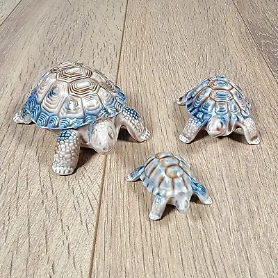 Vintage Wade Tortoises Set Of Three Porcelain Whimsies Figurines And Trinket Box • £18.99