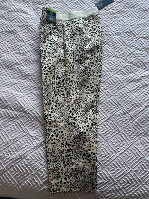 Ladies M&S Slim Cropped High Rise Trousers Size 12 Regular NEW • £6.99