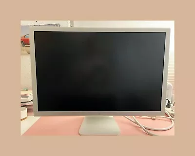 Apple Monitor Cinema HD Display 2005 Silver 30 In. Screen • $500