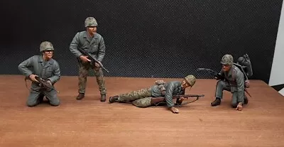 1/35 PAINTED 4 Figures USMC 2nd Division (Tarawa 1943) • $82