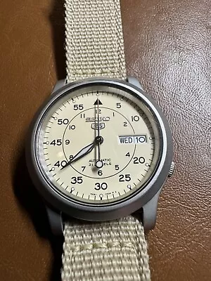 Seiko 5 Automatic 21 Jewel Series Military Beige Dial And Canvas Strap SNK803K2 • $100