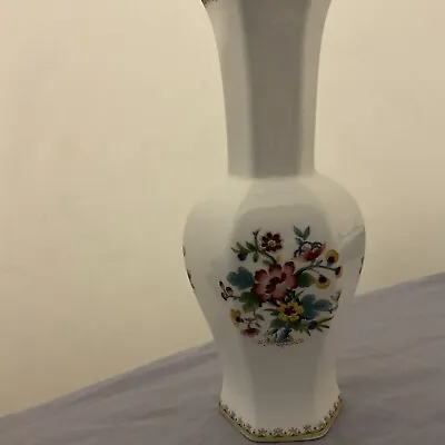 Coalport Vase • £6.50