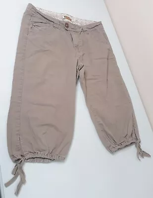 $16 • Buy Z. Cavaricci Capri Pants 53922 Ladies Sz. 12
