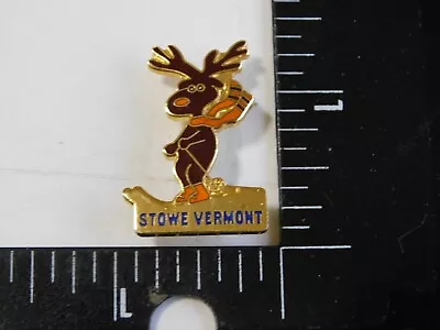 Stowe Vermont Moose Ski Skiing Resort Travel Pin • $9.99