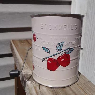 VTG BROMWELLS White With Red Apples Metal Manual 3 Cup Measuring Flour SIFTER EC • $9.99