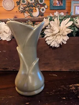 Vintage MCM Haeger Matte Green Speckled Tulip/Lotus Vase • $42