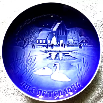 1974 B & G Bing & Grondahl Plate  Christmas In The Village  • $1.49