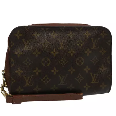 LOUIS VUITTON Women's Monogram Canvas Clutch Bag With Metal Fittings In Monogram • £685