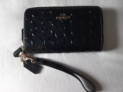 £75 • Buy New Coach Black Patent Leather Wristlet Double Zip Purse