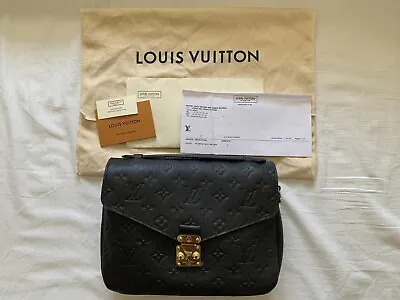 $3100 • Buy Louis Vuitton Pochette Metis Black