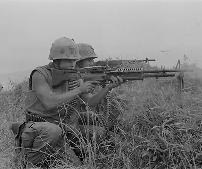 Marine Machine Gunner And A Rifleman At Work 8 X10  Vietnam War Photo Picture 83 • $8.95