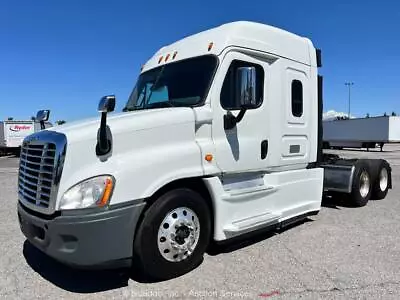 2017 Freightliner Cascadia 125 T/A Semi Sleeper Tractor Truck Diesel Bidadoo • $11600