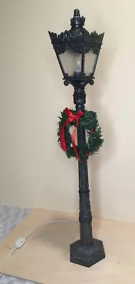 **Vintage 25  LIGHTED Christmas LAMP POST LAMPPOST DECOR BLACK SILVER W/ WREATH • $29.49