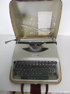 Underwood 18 Portable Manual Typewriter With Case & User Guide Near-Mint W/Extra • $129