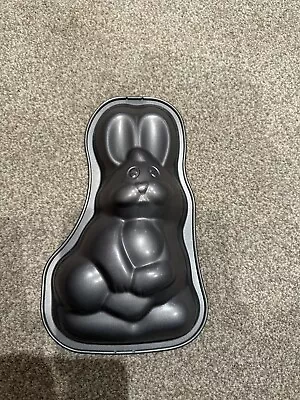 Easter Bunny Cake Tin. 12 Inch. Unused • £2.50