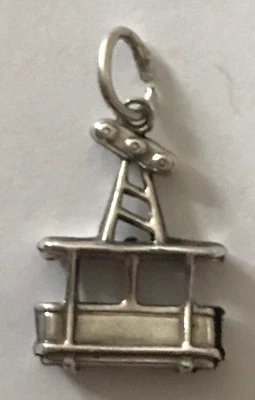 £4 • Buy Vintage Sterling Silver Cable Car Bracelet Charm 0.81g
