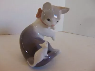 Lladro Kitty Cat & Mouse 5256 Figurine • $39