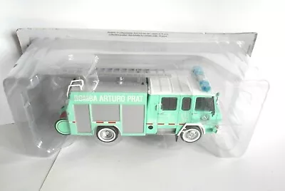 007) Firefighters From The Mondo Fire Engine Berliet 770KB6 Chile - 1974 Scale • $17.03