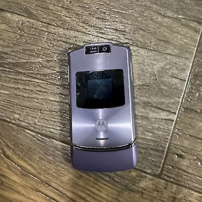 Motorola RAZR V3 Flip Bluetooth PARTS ONLY Mobile Phone Purple • $11.99