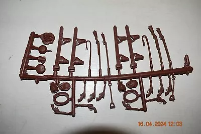 Vintage Marx Playset Reddish Brown Small Arms Accessories On The Sprue • $10.50