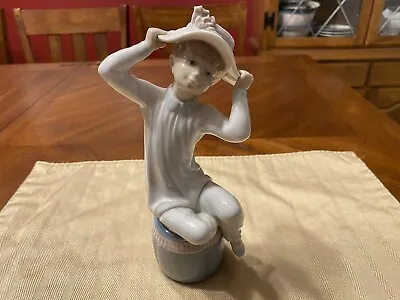 Lladro Girl With Bonnet Hat Sitting On Stool #1147 Retired Porcelain Figurine • $24.99