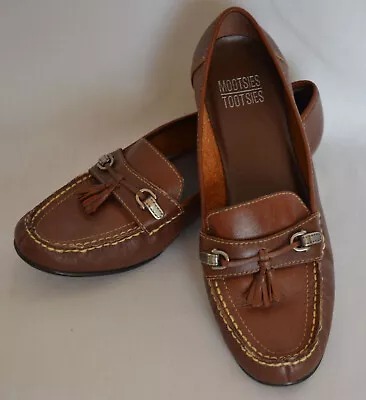 Loafers Sz 10 M Womens Brown Leather Mootsies Tootsies Tassel Excellent Clean • $18.60