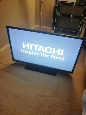 Hitachi 32HEV220U 32in Smart Television TV Telly With Built In DVD Player  • £80