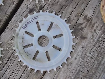 1) McCormick Farmall IH Planter ORIGINAL Seed Plastic Plate 489111R1 • $19.95