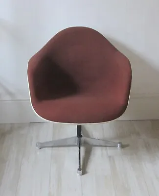 £2399 • Buy Herman Miller Fibreglass Swivel Desk Chairs