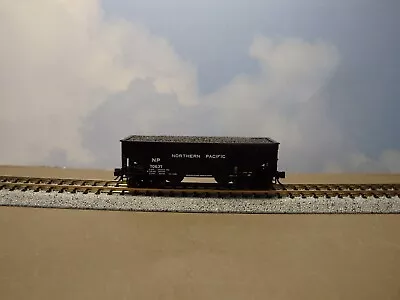 Bluford Shops - Northern Pacific - 2 Bay Open Hopper # 70637 • $8